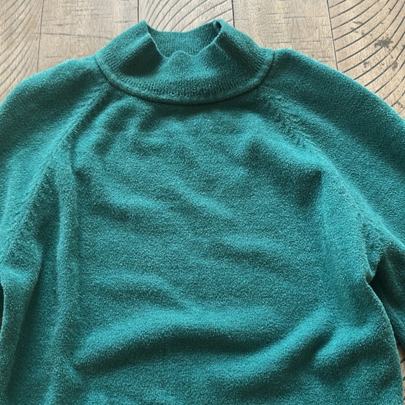 Exlura Green Dress - Picture 2 of 3